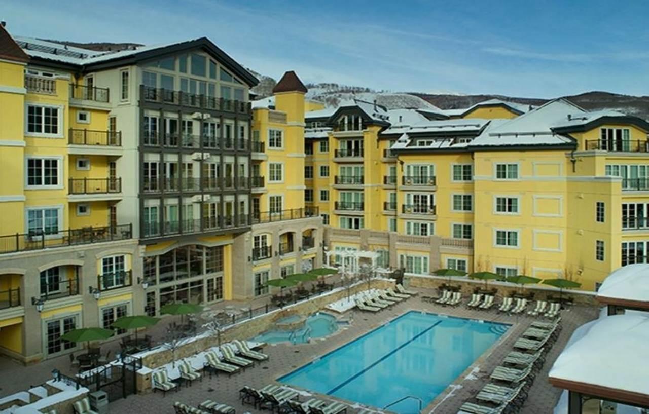 Legendary Lodging At The Ritz Vail Buitenkant foto