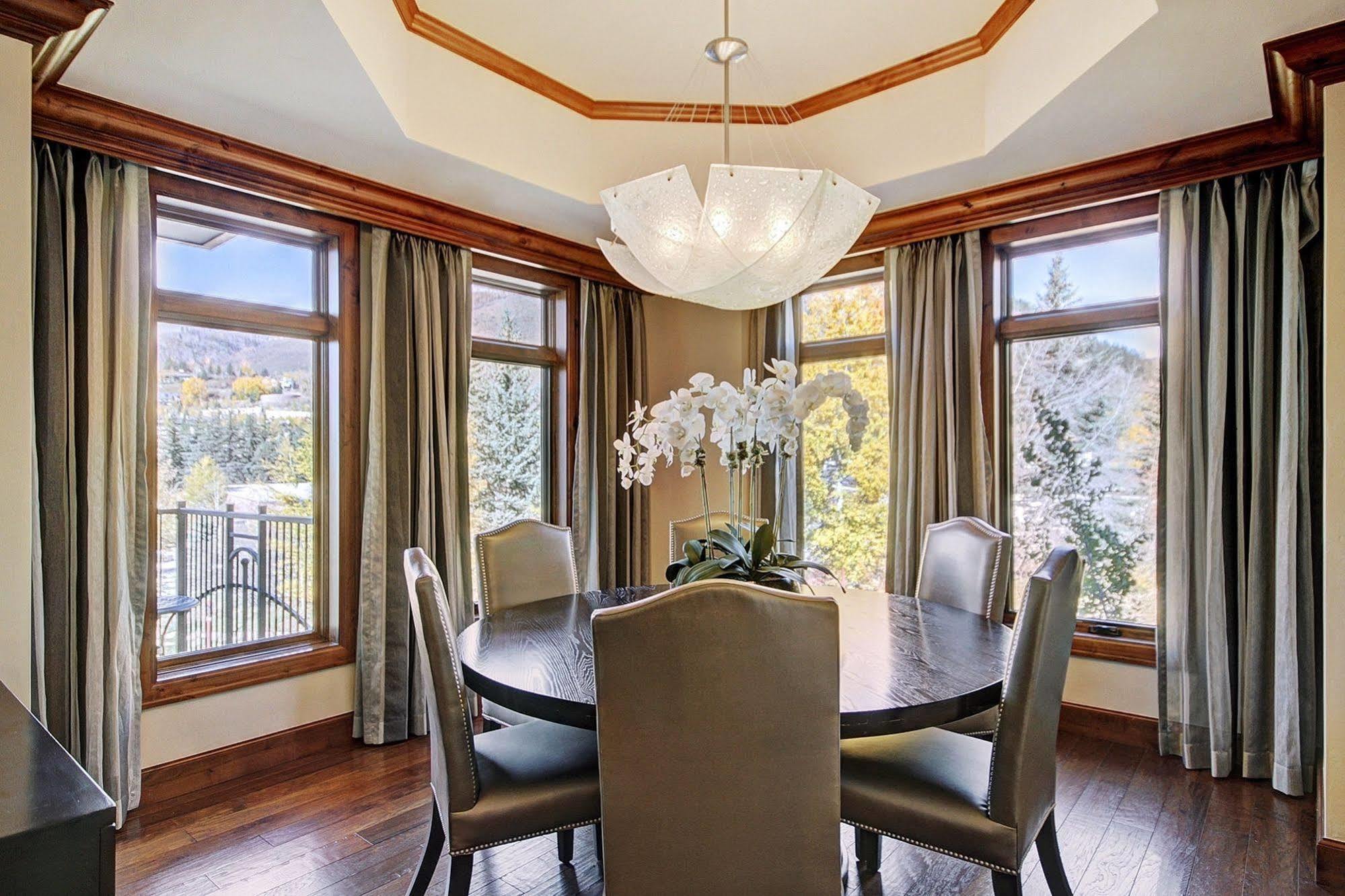 Legendary Lodging At The Ritz Vail Buitenkant foto