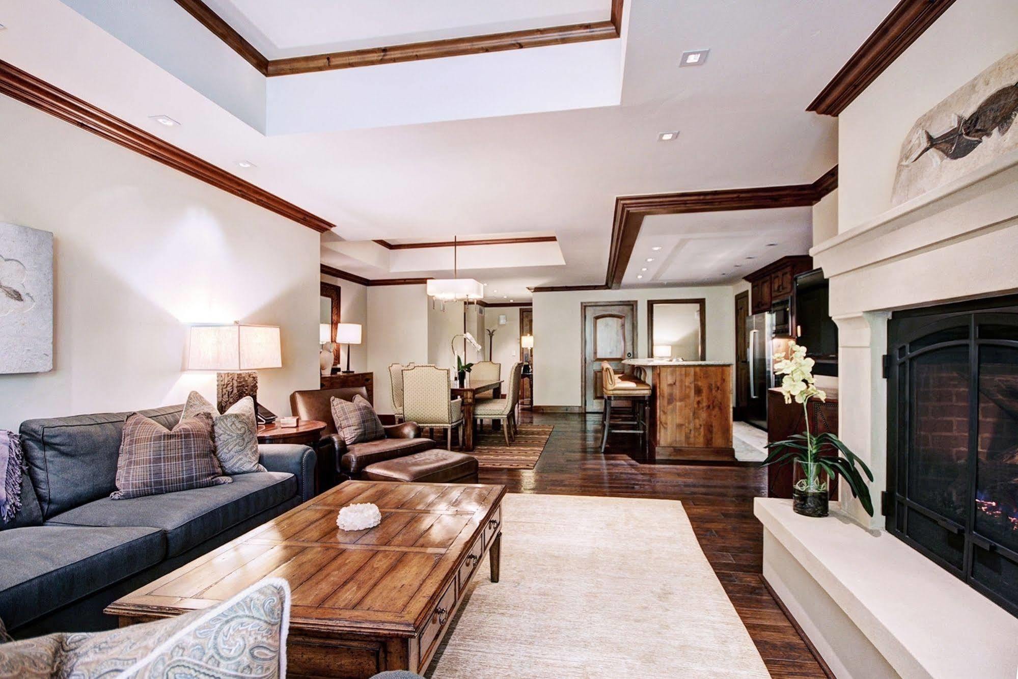 Legendary Lodging At The Ritz Vail Buitenkant foto