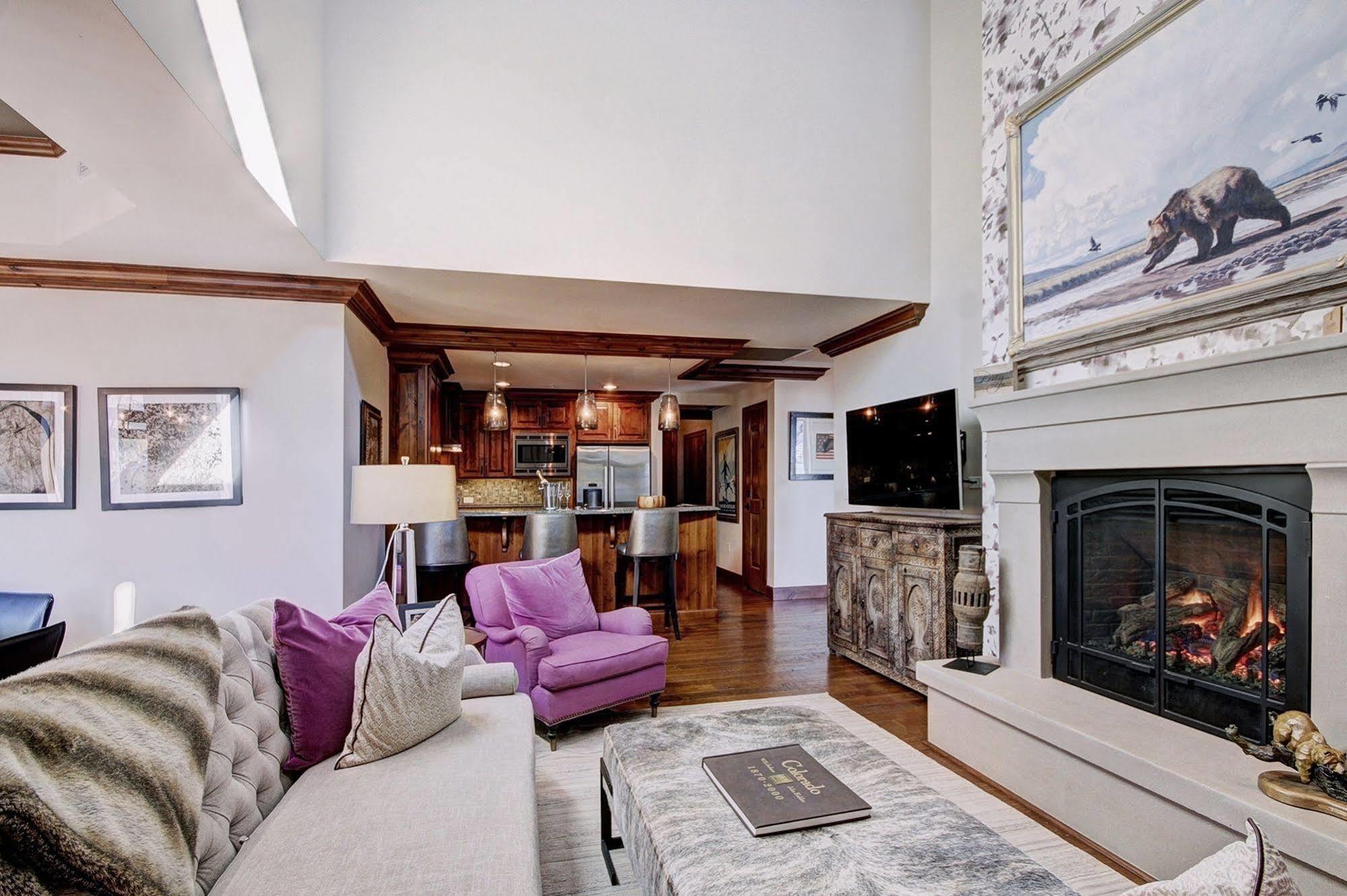 Legendary Lodging At The Ritz Vail Buitenkant foto