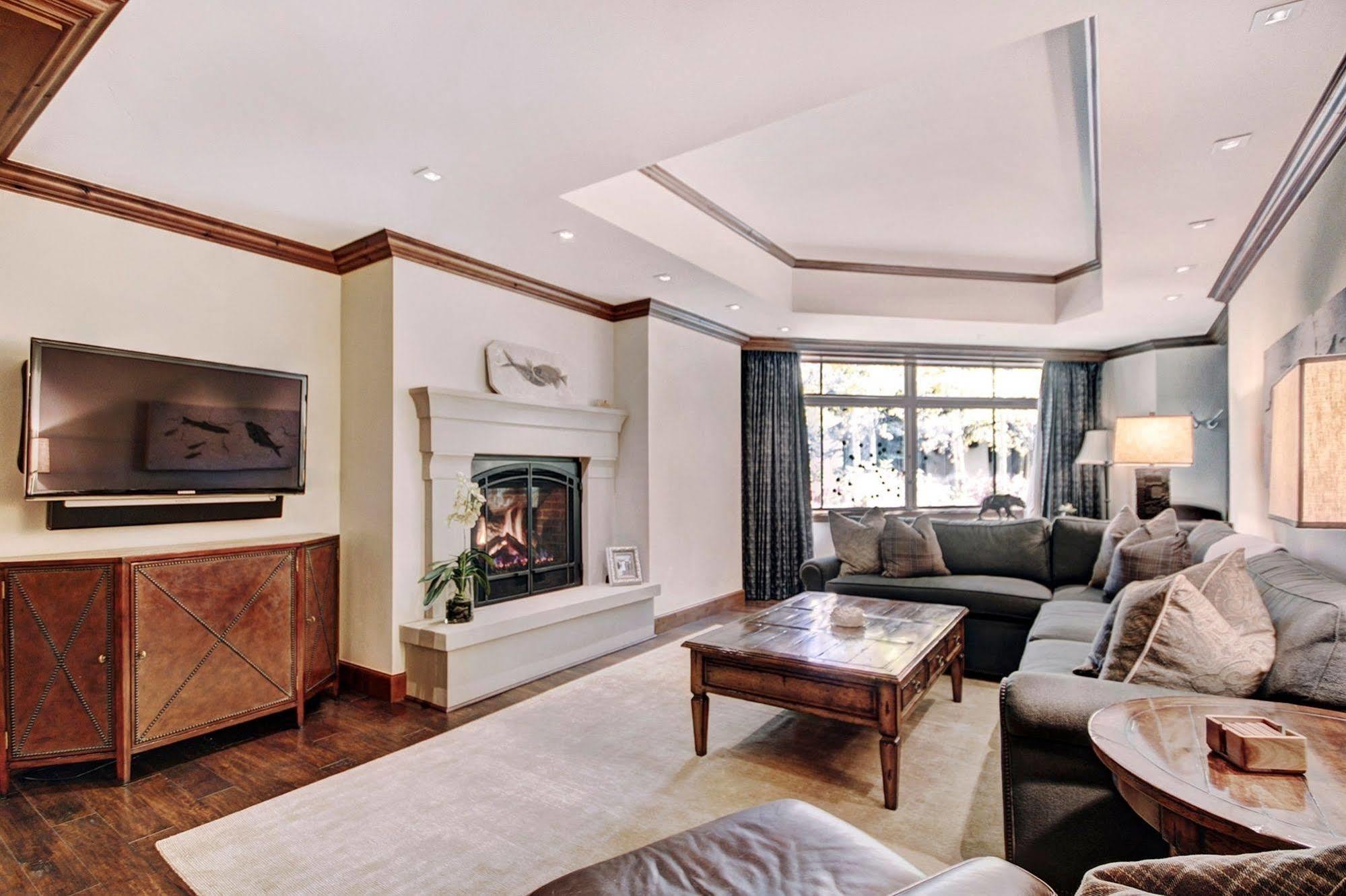 Legendary Lodging At The Ritz Vail Buitenkant foto