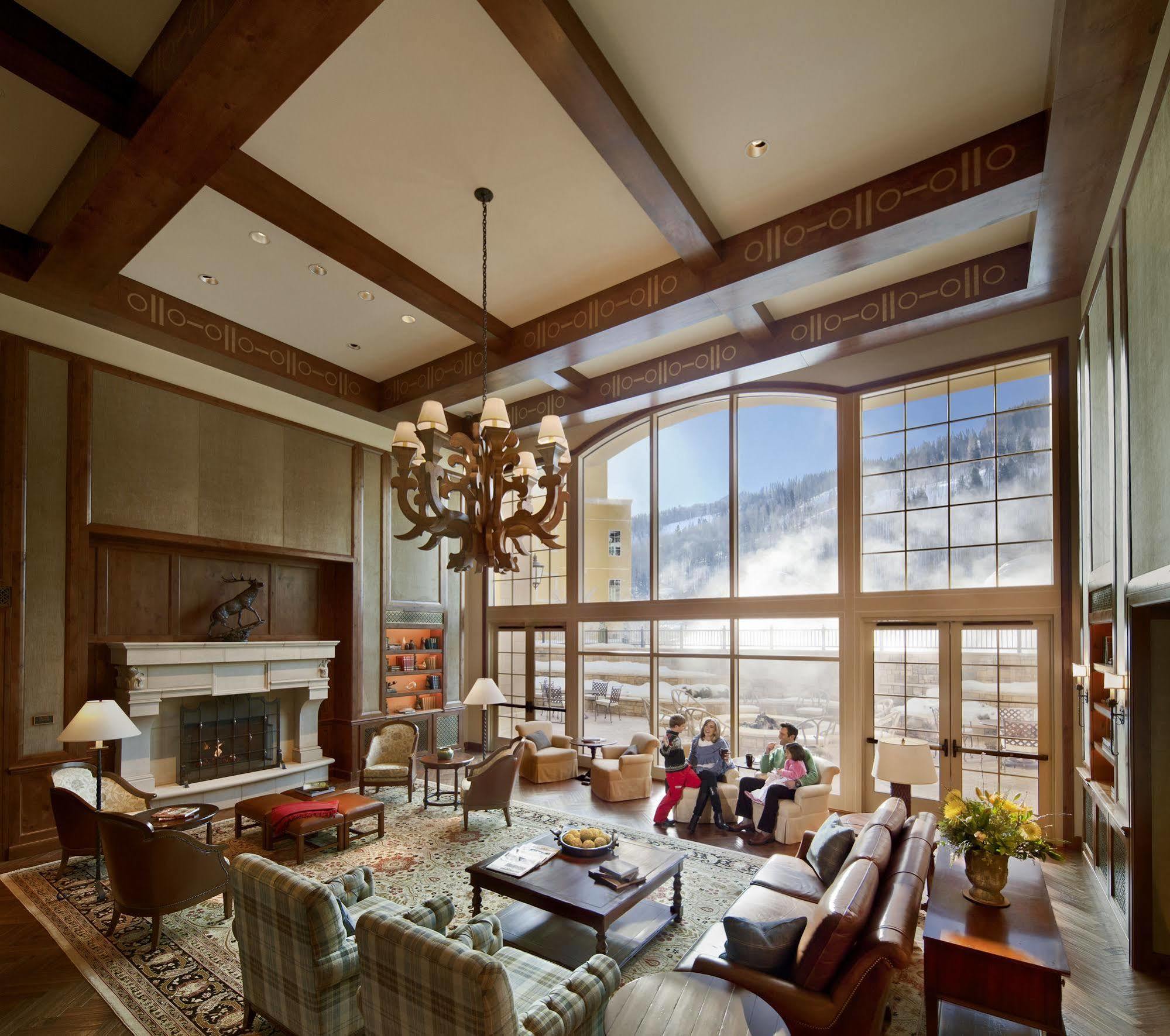 Legendary Lodging At The Ritz Vail Buitenkant foto